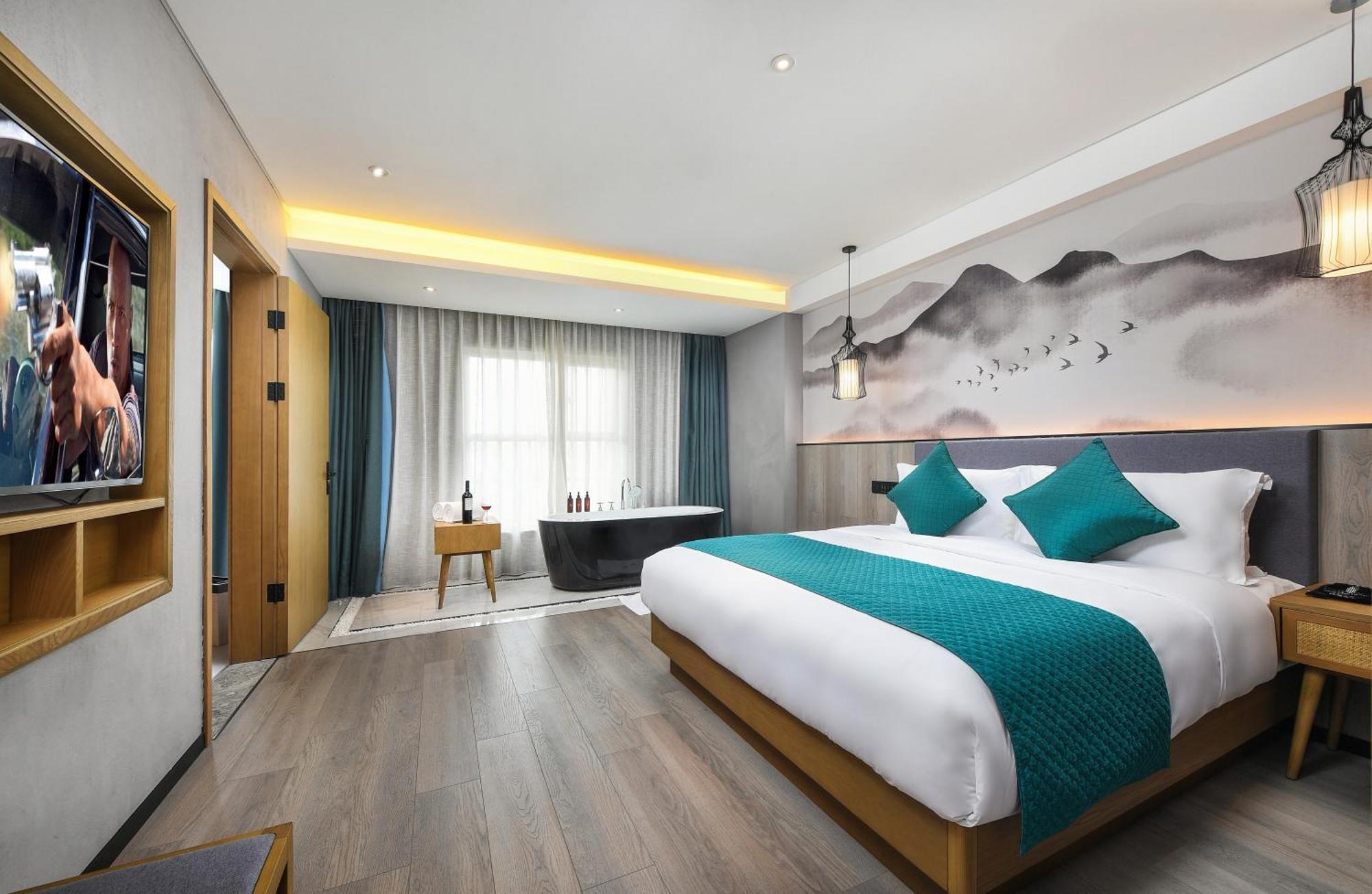 Mehood Lestie International Hotel Nancun Wanbo Metro Station Branch - Free Shuttle Bus To Canton Fair Complex During Canton Fair Period & Free Breakfast & Free Afternoon Tea & Free Midnight Snack & Free Vpn Internet Access 外观 照片