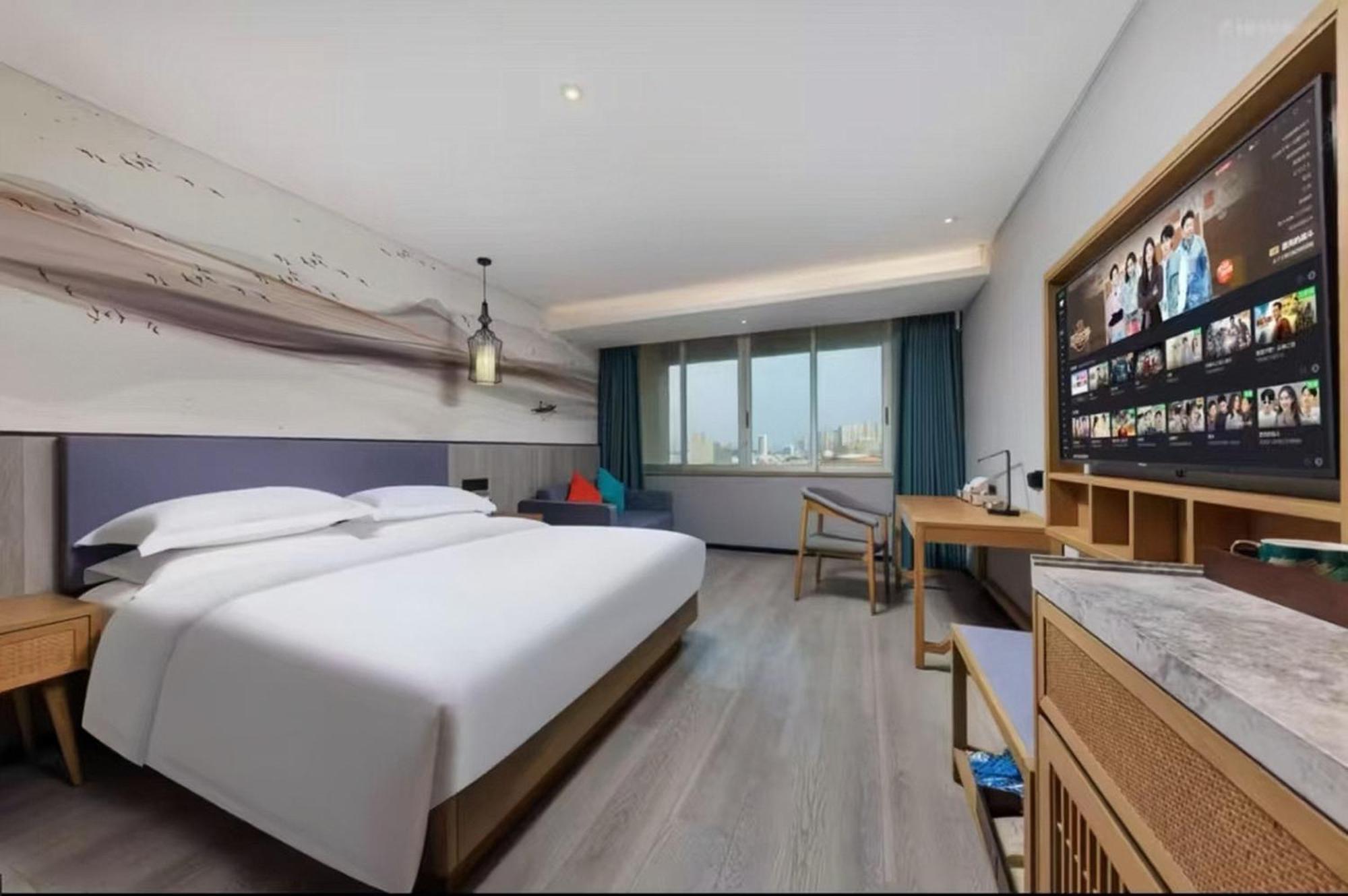 Mehood Lestie International Hotel Nancun Wanbo Metro Station Branch - Free Shuttle Bus To Canton Fair Complex During Canton Fair Period & Free Breakfast & Free Afternoon Tea & Free Midnight Snack & Free Vpn Internet Access 外观 照片