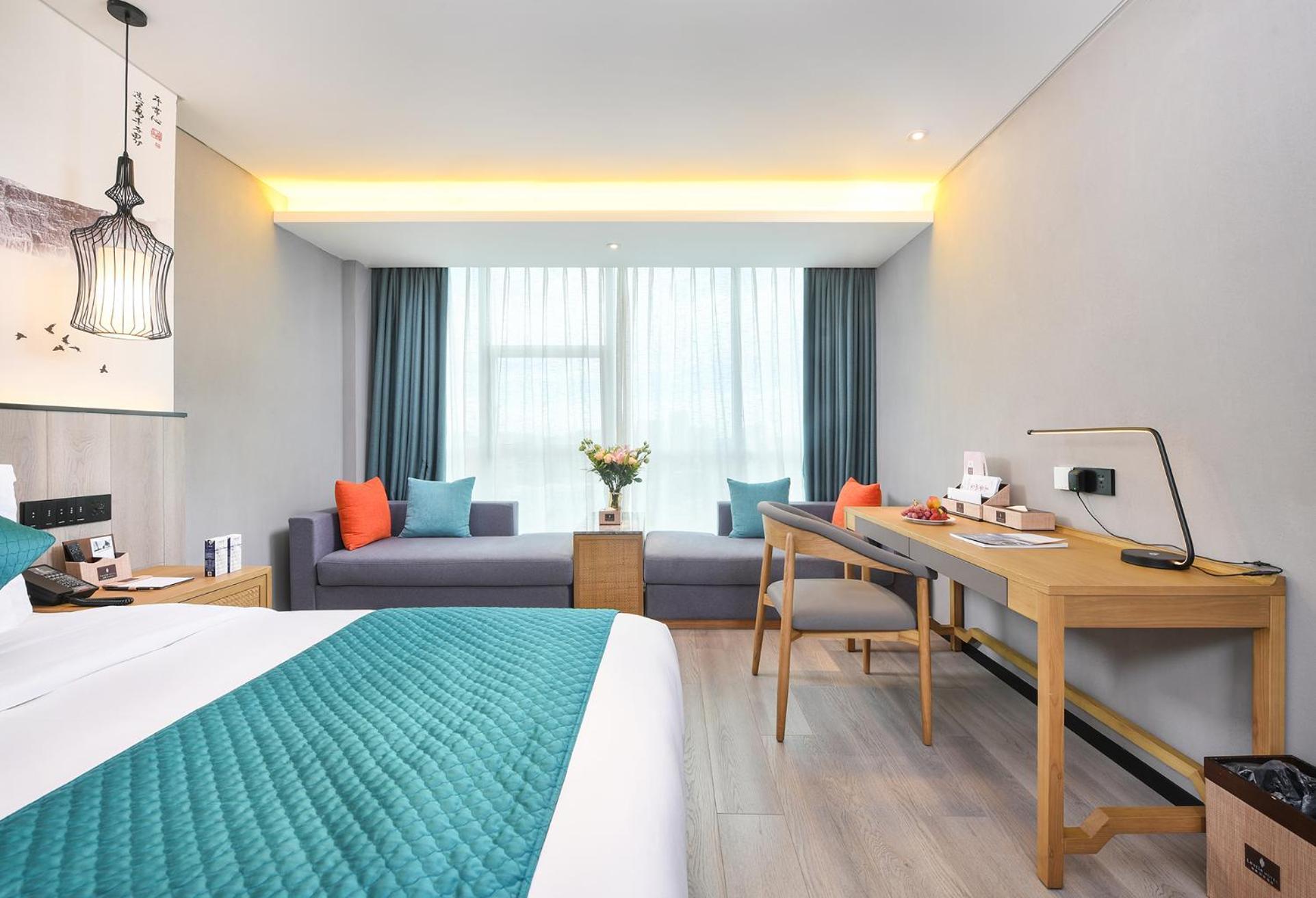 Mehood Lestie International Hotel Nancun Wanbo Metro Station Branch - Free Shuttle Bus To Canton Fair Complex During Canton Fair Period & Free Breakfast & Free Afternoon Tea & Free Midnight Snack & Free Vpn Internet Access 外观 照片
