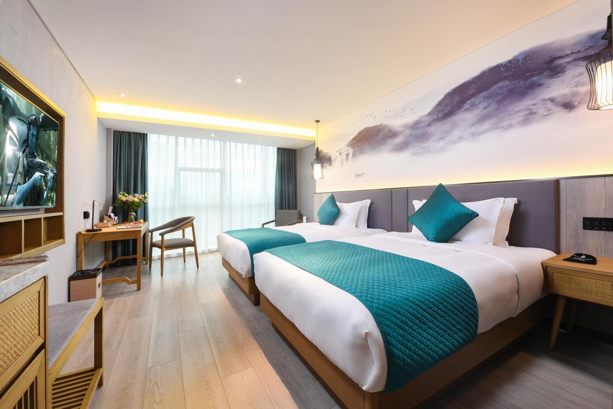 Mehood Lestie International Hotel Nancun Wanbo Metro Station Branch - Free Shuttle Bus To Canton Fair Complex During Canton Fair Period & Free Breakfast & Free Afternoon Tea & Free Midnight Snack & Free Vpn Internet Access 外观 照片