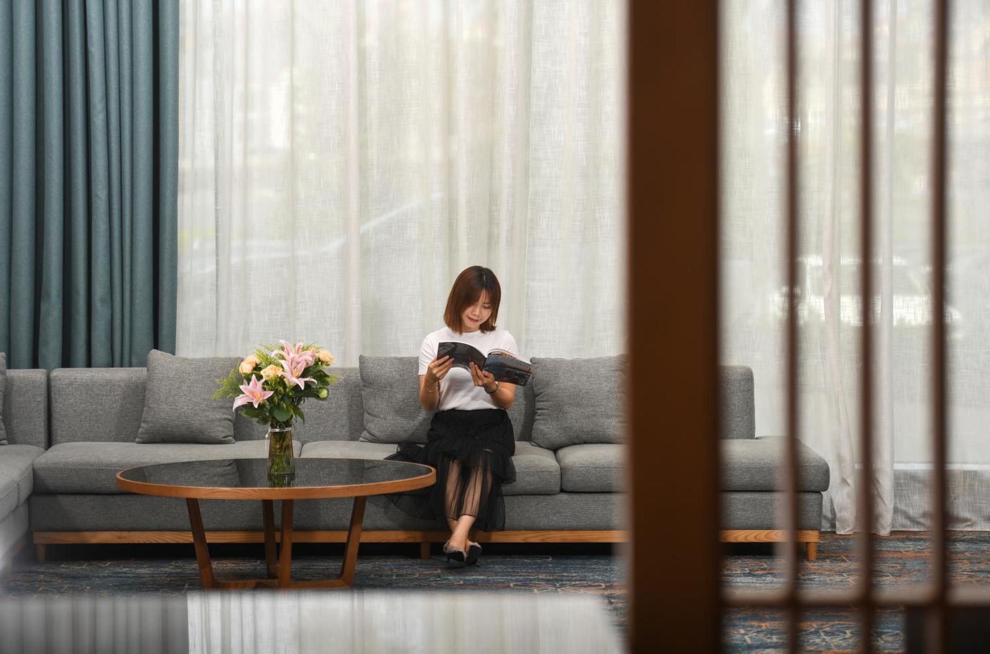 Mehood Lestie International Hotel Nancun Wanbo Metro Station Branch - Free Shuttle Bus To Canton Fair Complex During Canton Fair Period & Free Breakfast & Free Afternoon Tea & Free Midnight Snack & Free Vpn Internet Access 外观 照片