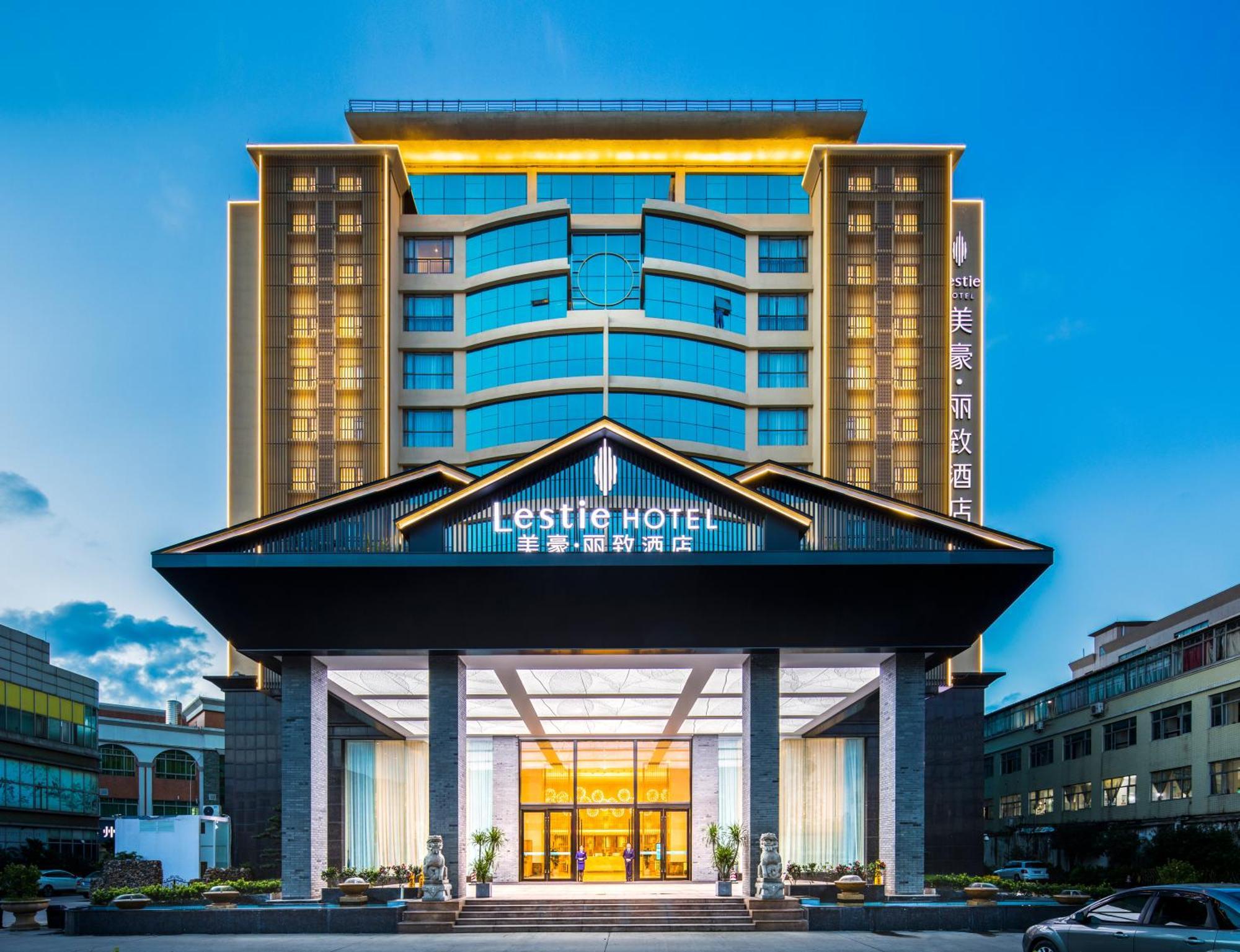 Mehood Lestie International Hotel Nancun Wanbo Metro Station Branch - Free Shuttle Bus To Canton Fair Complex During Canton Fair Period & Free Breakfast & Free Afternoon Tea & Free Midnight Snack & Free Vpn Internet Access 外观 照片
