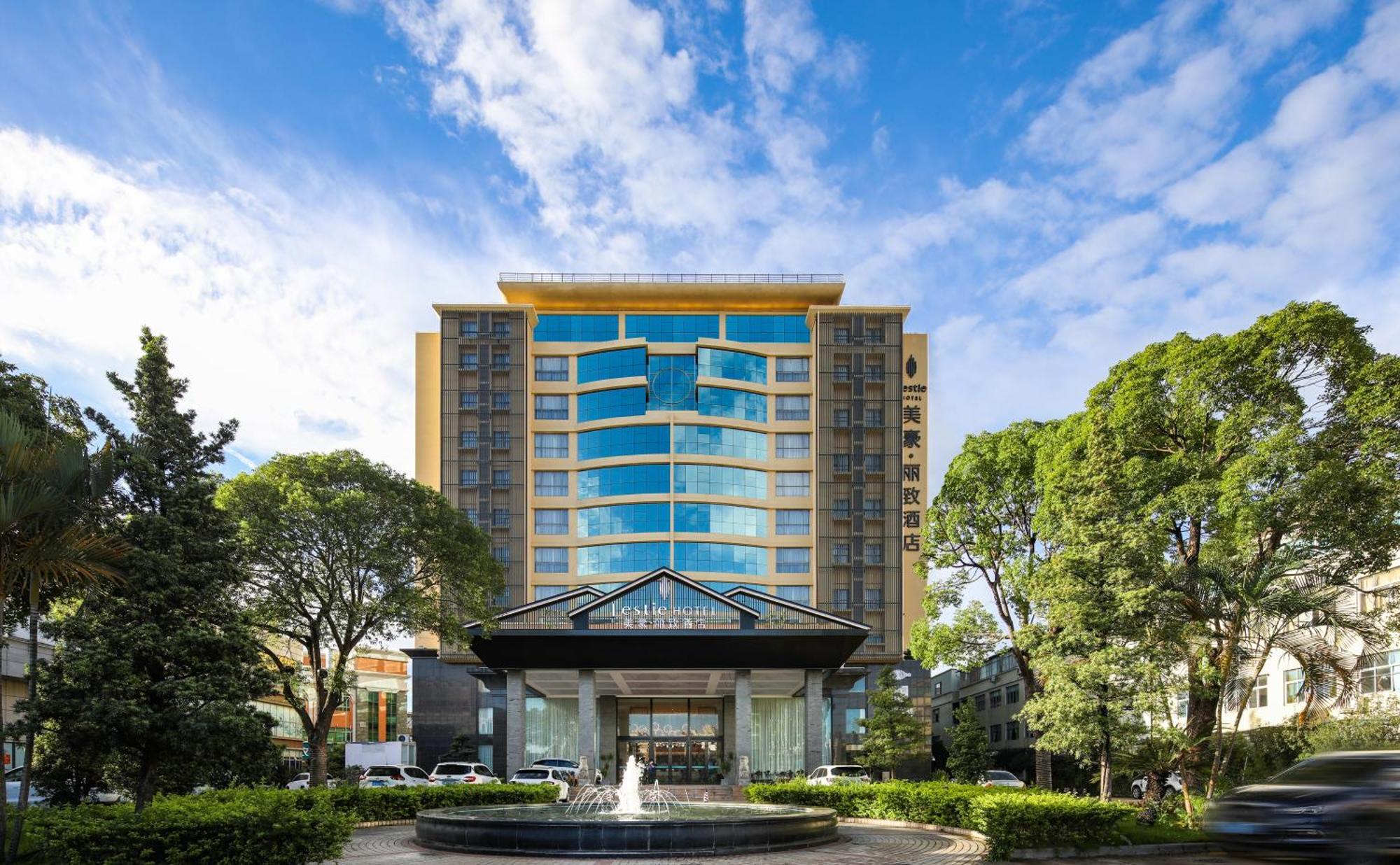 Mehood Lestie International Hotel Nancun Wanbo Metro Station Branch - Free Shuttle Bus To Canton Fair Complex During Canton Fair Period & Free Breakfast & Free Afternoon Tea & Free Midnight Snack & Free Vpn Internet Access 外观 照片