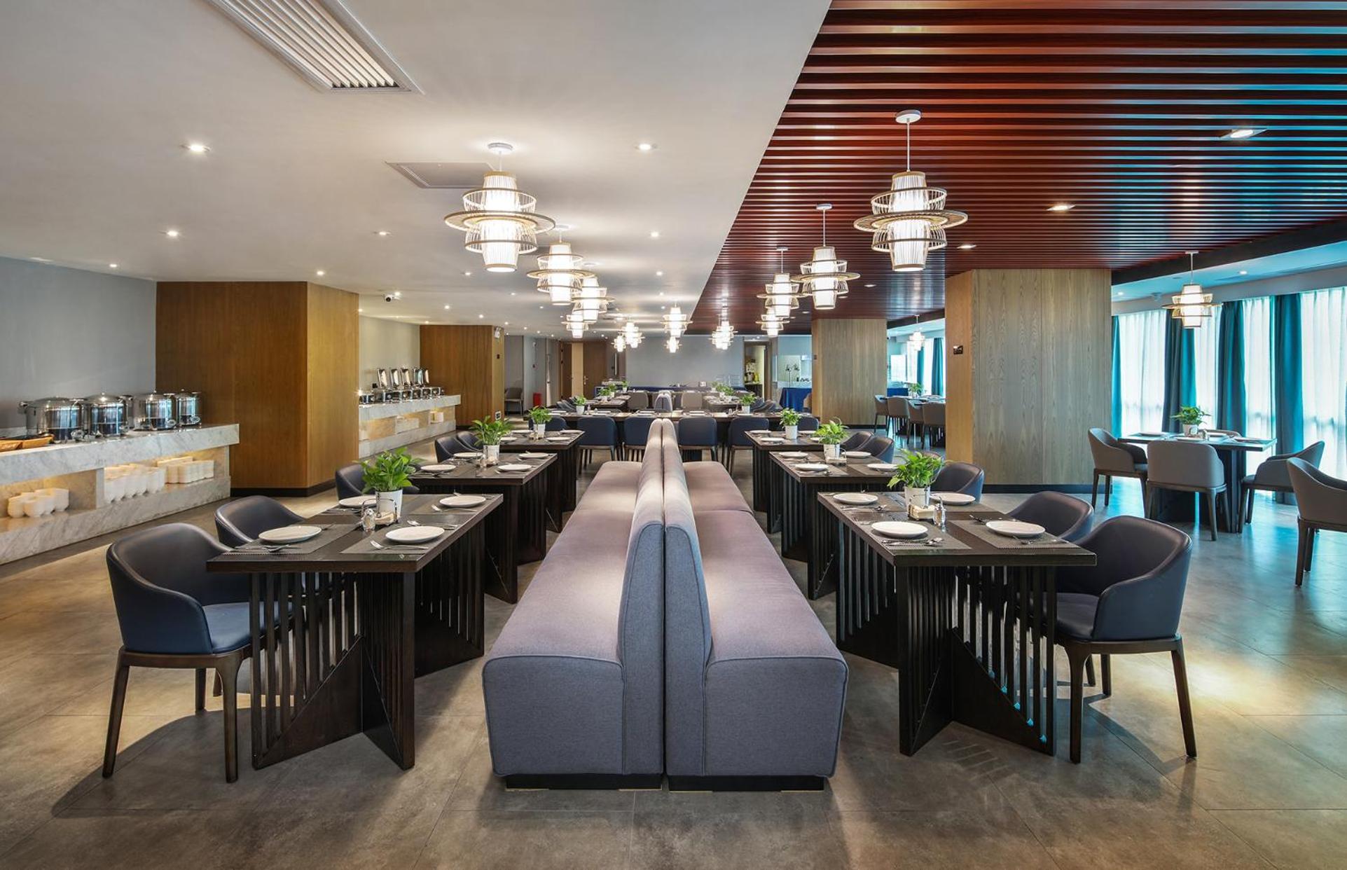 Mehood Lestie International Hotel Nancun Wanbo Metro Station Branch - Free Shuttle Bus To Canton Fair Complex During Canton Fair Period & Free Breakfast & Free Afternoon Tea & Free Midnight Snack & Free Vpn Internet Access 外观 照片